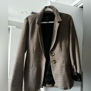 Urban outfitters vintage plaid blazer. Size medium! Only worn a couple of times!